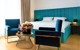 Hotel Glory