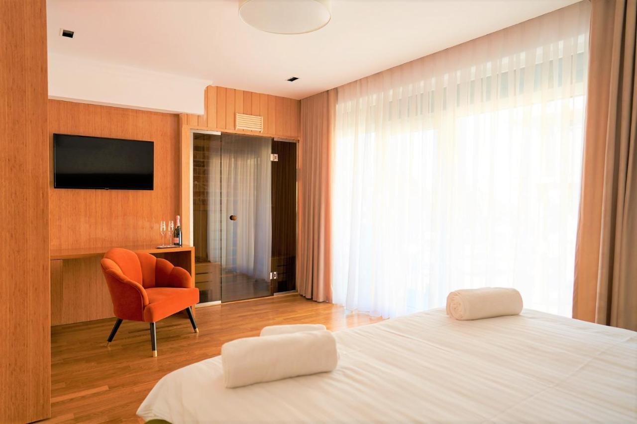 Hotel Glory Nagyvárad Kültér fotó