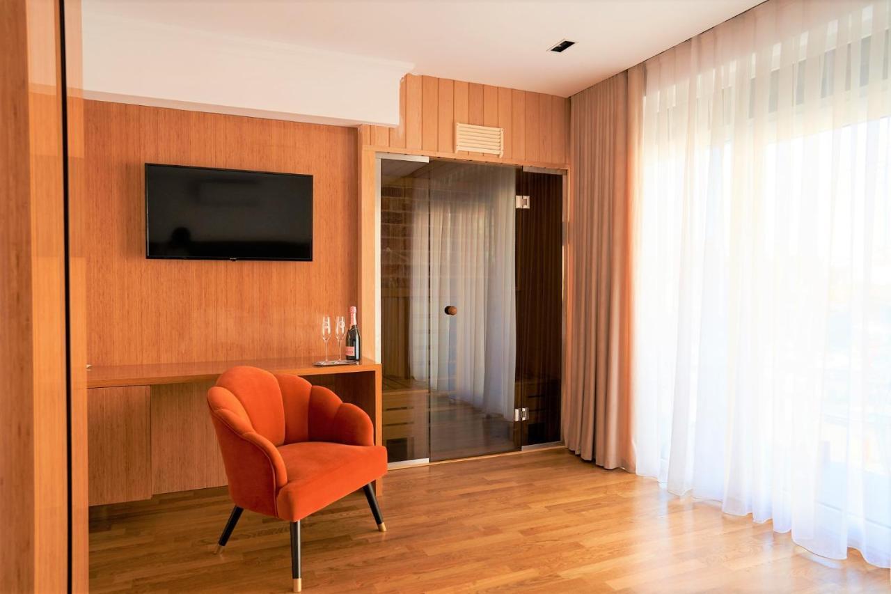 Hotel Glory Nagyvárad Kültér fotó