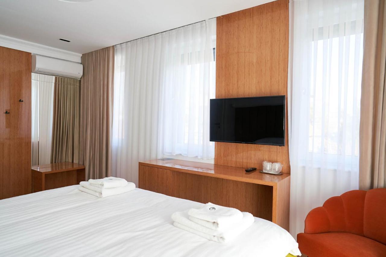 Hotel Glory Nagyvárad Kültér fotó